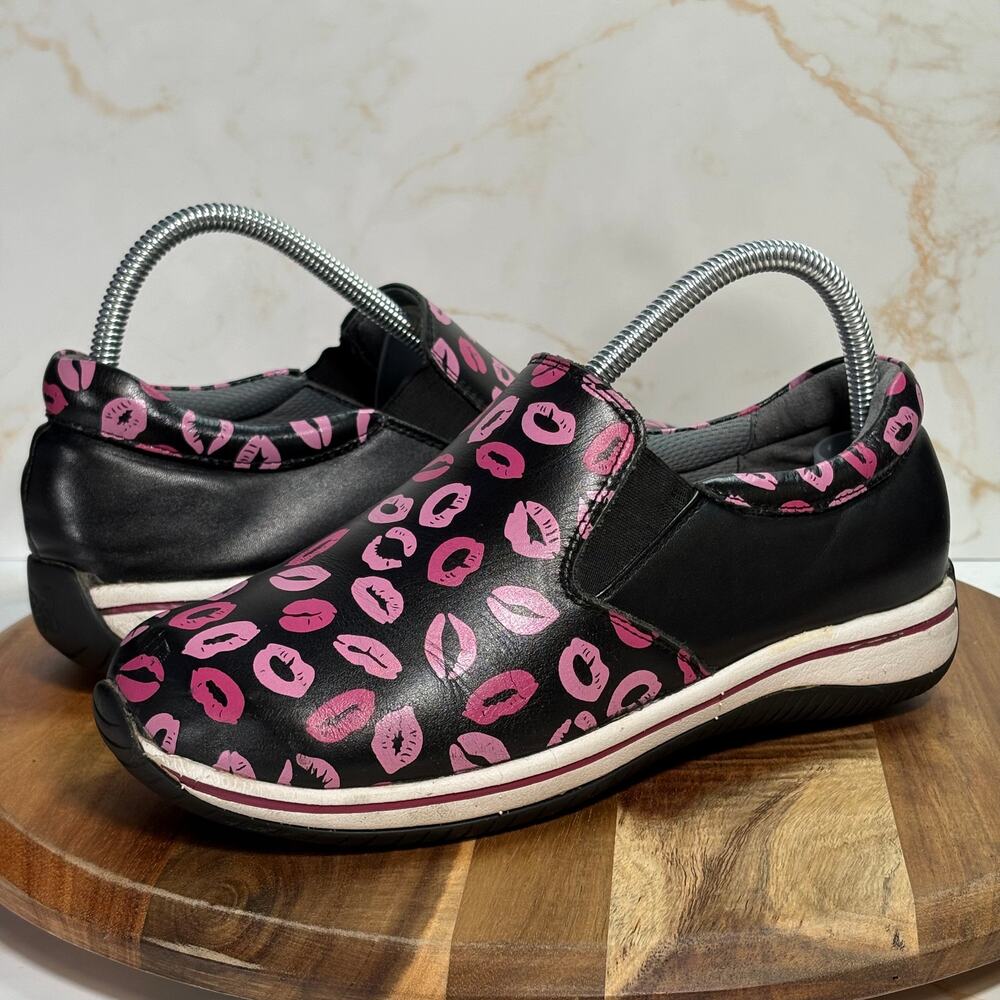 Alegria PG Lite Slip-On‎ Shoes Pink Lips Print Black Leather EU 37 US 7.5 Nurse